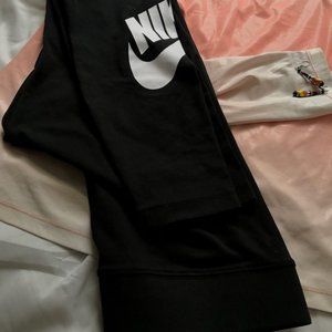 Nike Women's Sportswear Futura High-Waisted Leggings Pants L